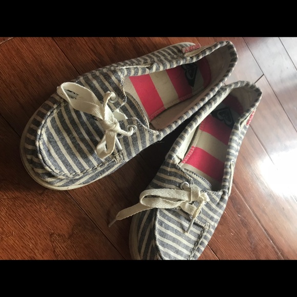 Girls Roxy slip on’s - Picture 2 of 4